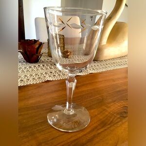 Gorgeous set of 4 vintage Libby stemmed wine glasses